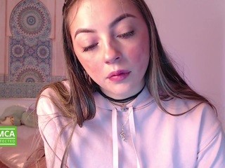 Cata , ? nude on cam – Live Sex Chat