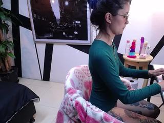charlotte-moore nude on webcam in her Live Sex Chat Room