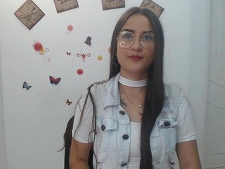 emilly-alyn nude on webcam in her Live Sex Chat Room