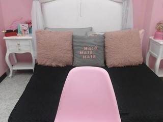 emilylinx nude on webcam in her Live Sex Chat Room