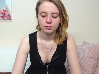 evalovelydream nude on webcam in her Live Sex Chat Room