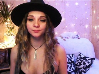 Freya nude on webcam in her Live Sex Chat Room
