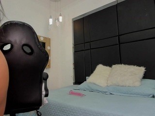 hailey-miller1 nude on webcam in her Live Sex Chat Room