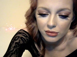Juicy Lucie nude on webcam in her Live Sex Chat Room