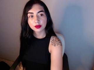 luan-flower nude on webcam in her Live Sex Chat Room