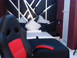 luciana-moon nude on webcam in her Live Sex Chat Room