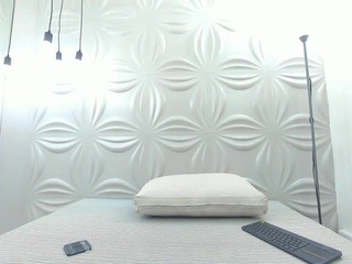 Luciana nude on webcam in her Live Sex Chat Room