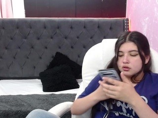 luna-12 nude on webcam in her Live Sex Chat Room