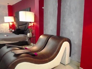 natalie-thompson nude on webcam in her Live Sex Chat Room