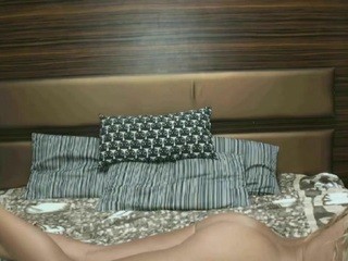 PunyPolly nude on webcam in her Live Sex Chat Room