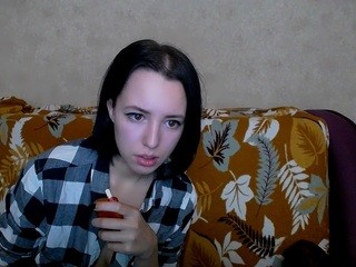 real-purple nude on webcam in her Live Sex Chat Room