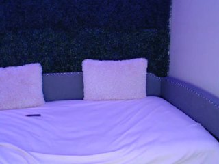Sky nude on cam – Live Sex Chat