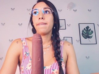 Tamy Bennett nude on webcam in her Live Sex Chat Room