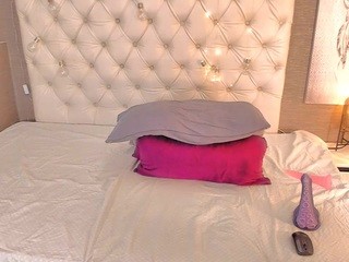 thandiewilliams nude on webcam in her Live Sex Chat Room