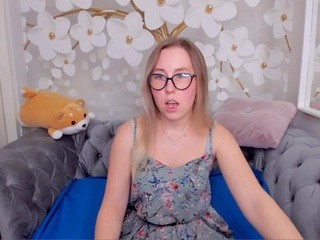 Valery, ? nude on webcam in her Live Sex Chat Room