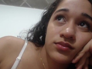 Luna Moore nude on cam – Live Sex Chat