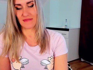 SintiRose nude on cam – Live Sex Chat
