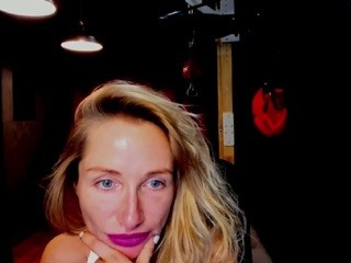 RobertaHorn nude on cam – Live Sex Chat