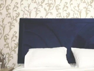 Vicky-20 nude on cam – Live Sex Chat