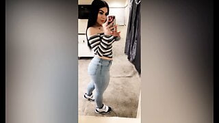 BEAUTIFUL LATINA BEGINS ME TO FUCK HER DELICIOUS PUSSY.