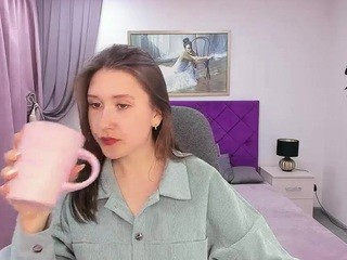 EmiliaYoumans nude on cam – Live Sex Chat