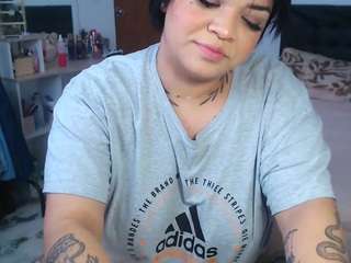 Curvy Rosen nude on cam – Live Sex Chat
