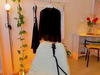 ChloeLeeeLet nude on cam – Live Sex Chat