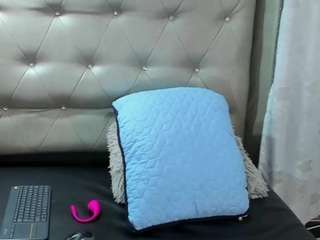 Zhara Khalifa nude on cam – Live Sex Chat