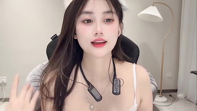 Anan_babe xxx nude stripping on webcam for live sex video chat