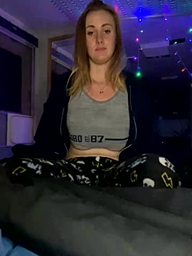 ClumsyLink xxx nude stripping on webcam for live sex video chat