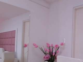 EmmaHaddad nude on cam – Live Sex Chat