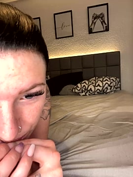 LizaRoxx xxx nude stripping on webcam for live sex video chat