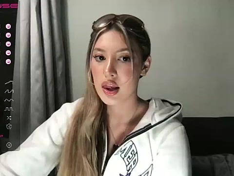 MaddisonGray8 xxx nude stripping on webcam for live sex video chat