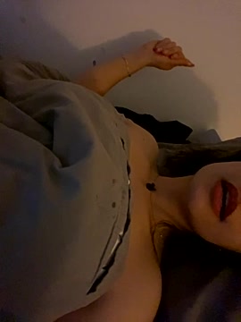 Prettylilgirl xxx nude stripping on webcam for live sex video chat