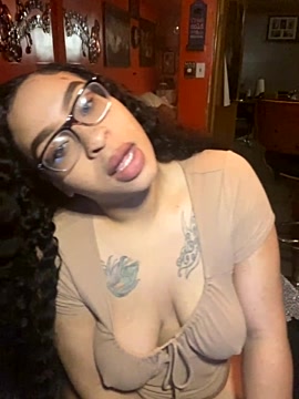 Mellowyelloo xxx nude stripping on webcam for live sex video chat