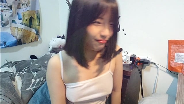 Twyu xxx nude stripping on webcam for live sex video chat
