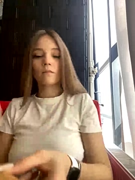 Wow_caramel xxx nude stripping on webcam for live sex video chat