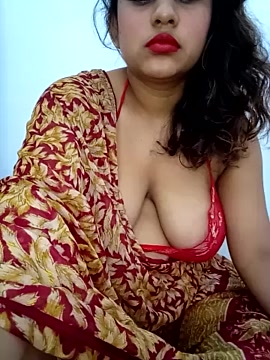 Bumblebeegirl xxx nude stripping on webcam for live sex video chat