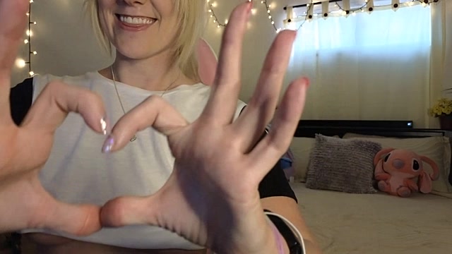 HarleyBlueUK xxx nude stripping on webcam for live sex video chat
