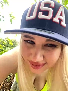 LaraCatt xxx nude stripping on webcam for live sex video chat