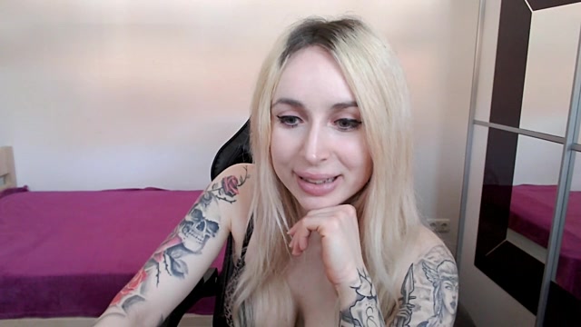 Mila-Sophie xxx nude stripping on webcam for live sex video chat