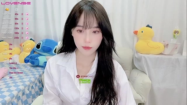 Nico-Robin xxx nude stripping on webcam for live sex video chat