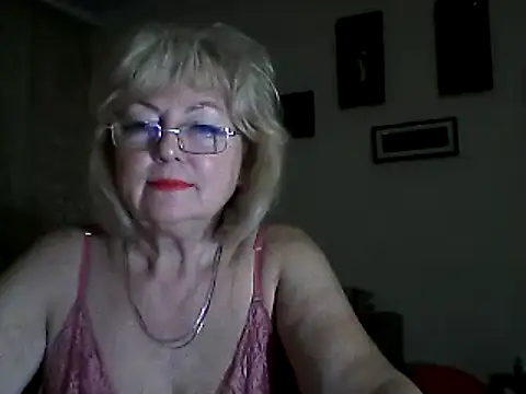 VesnaHoney xxx nude stripping on webcam for live sex video chat