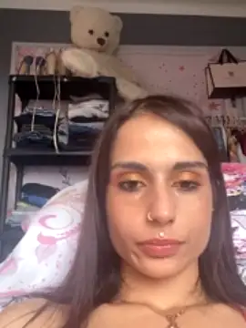Sarahqueen001 xxx nude stripping on webcam for live sex video chat