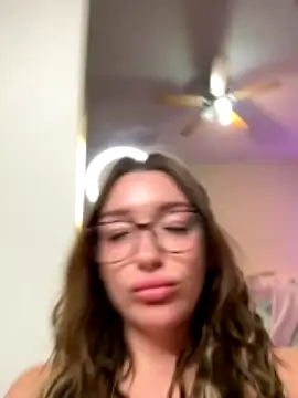 SerenaCloud xxx nude stripping on webcam for live sex video chat