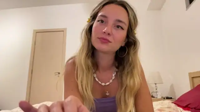 SirenaBelle xxx nude stripping on webcam for live sex video chat