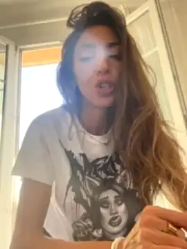 Amanilouve xxx nude stripping on webcam for live sex video chat