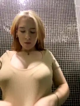 EmmaRisky xxx nude stripping on webcam for live sex video chat