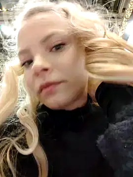 AnnieAnies xxx nude stripping on webcam for live sex video chat
