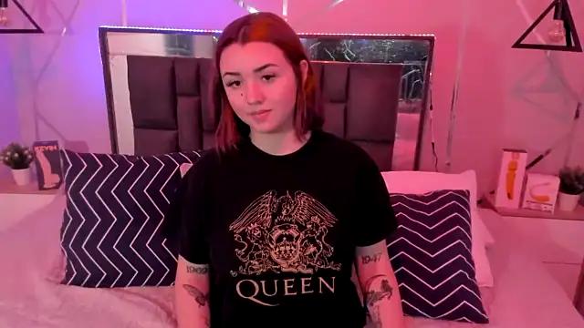 HannaRoggers xxx nude stripping on webcam for live sex video chat